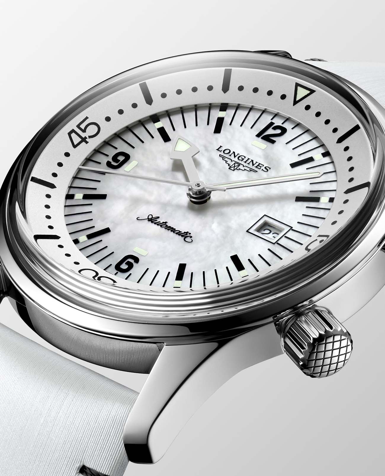 Longines Longines Legend Diver Watch L3.374.4.80.0, legend diver watch швейцария женские часы на браслете кожаный боковой вид